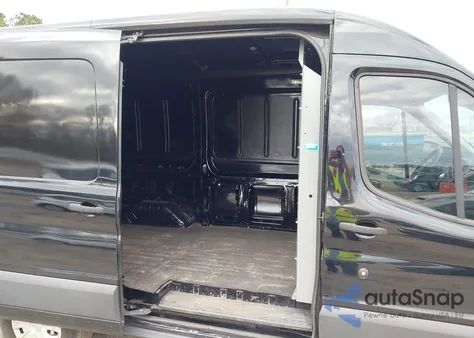 2016 Ford Transit-250 z USA, uszkodzony, nr VIN 1FTYR1CG9GKA35223